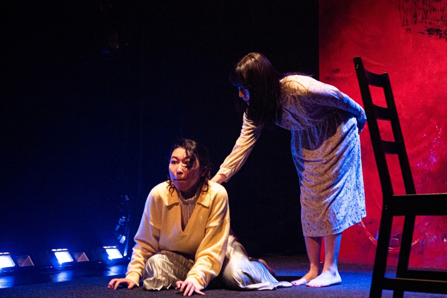 オザワミツグ演劇 第5回お披露目「貧しく困ってる人よりも優先だ、ゆけーストレス怪獣！」より。