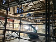 江原河畔劇場改装の様子。