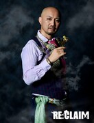 タイソン大屋扮する衣澄。