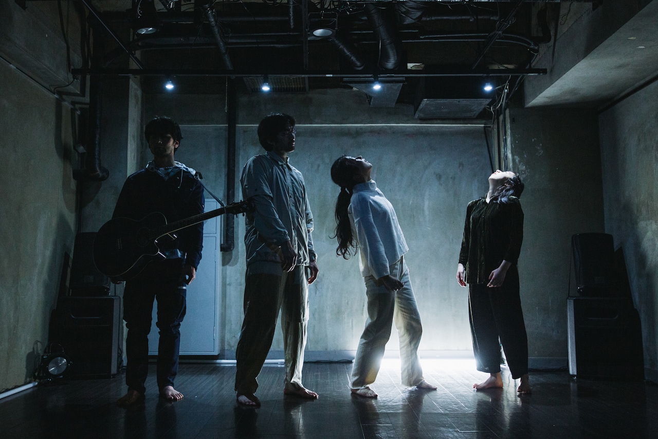 CHAOTICなコレクティブ、スペースノットブランクの新作「ウエア」開幕