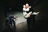 スペースノットブランク「ウエア」より。(c)takaramahaya