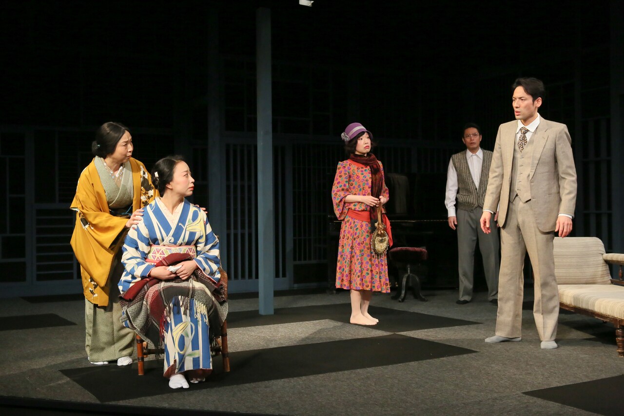 2作通して光る岸田戯曲の魅力、文学座アトリエの会「歳月 / 動員挿話」開幕