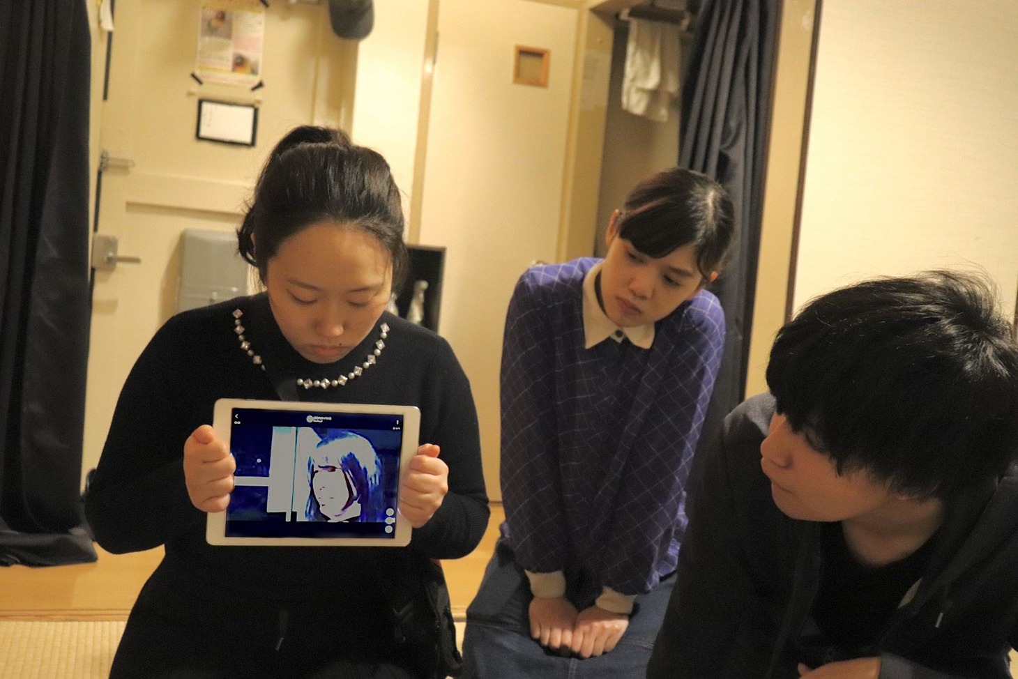 盛夏火 団地演劇Vol.3「ウィッチ・キャスティング」より。（撮影：穂村VCR）