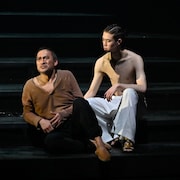 渡辺謙がスペイン将軍、宮沢氷魚がインカの王演じる「ピサロ」幕開け