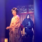 女性のみで送る“スーパーロック・エンターテインメント”「新雪之丞変化」上演中