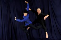 奥山ばらば 新作デュオ公演「ホシメグリの歌」のビジュアル。（撮影：腰山大雅）