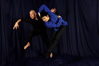 奥山ばらば 新作デュオ公演「ホシメグリの歌」のビジュアル。（撮影：腰山大雅）