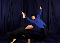 奥山ばらば 新作デュオ公演「ホシメグリの歌」のビジュアル。（撮影：腰山大雅）