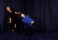 奥山ばらば 新作デュオ公演「ホシメグリの歌」のビジュアル。（撮影：腰山大雅）