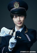 佐藤信長扮する滑川達也。(“駅員さん”ver.)