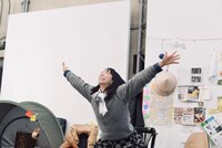 財団、江本純子 vol.16「わたしを信じて」より。（撮影：藤田晃輔）