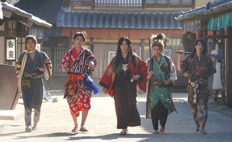 映画「死神遣いの事件帖 -傀儡夜曲-」の場面写真。