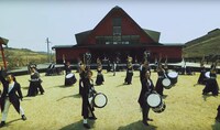DRUM TAO YouTubeプロジェクトより、総勢50名が出演するライブ映像の様子。(c)DRUM TAO