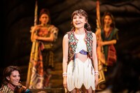 地球ゴージャス25周年祝祭公演「星の大地に降る涙 THE MUSICAL」ゲネプロより。