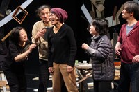 鳥の劇場「《不思議の国のアリスの》帽子屋さんのお茶の会」より。