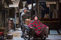 「焼肉ドラゴン」より。（撮影：谷古宇正彦）