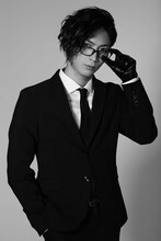 フォトマガジンプロジェクト「Stage Actor Alternative」より、校條拳太朗。