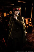 健人扮する佐疫。