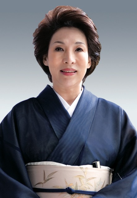 波乃久里子
