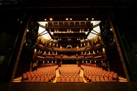 東京・世田谷パブリックシアター（撮影：細野晋司）