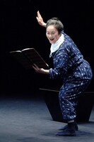 白石加代子「百物語」シリーズ「筒井康隆作『五郎八航空』」より。