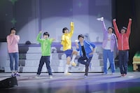 「おそ松さん on STAGE ～SIX MEN'S SHOW TIME 3～」より。(c)赤塚不二夫／「おそ松さん」on STAGE製作委員会2019