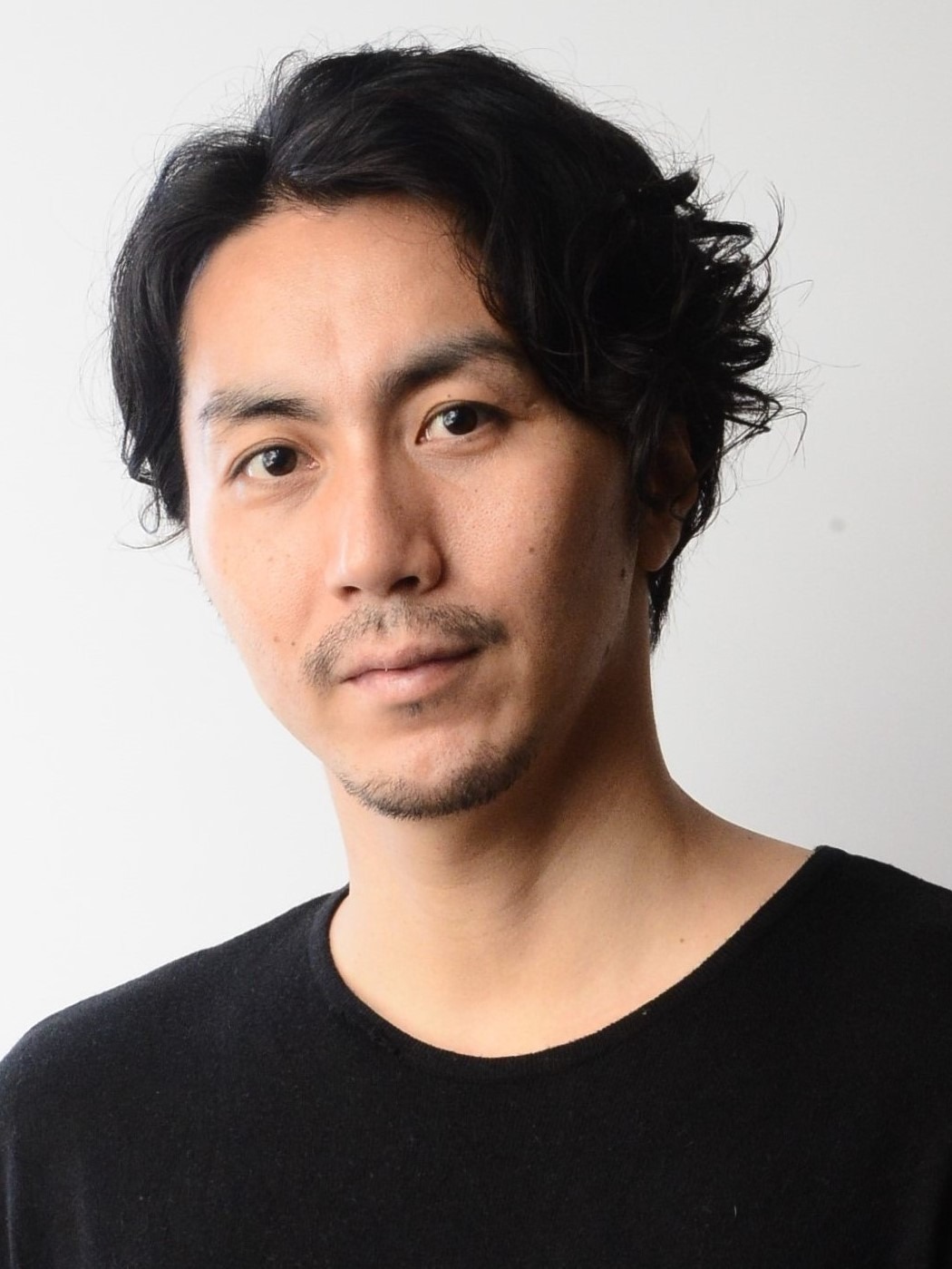 郷本直也