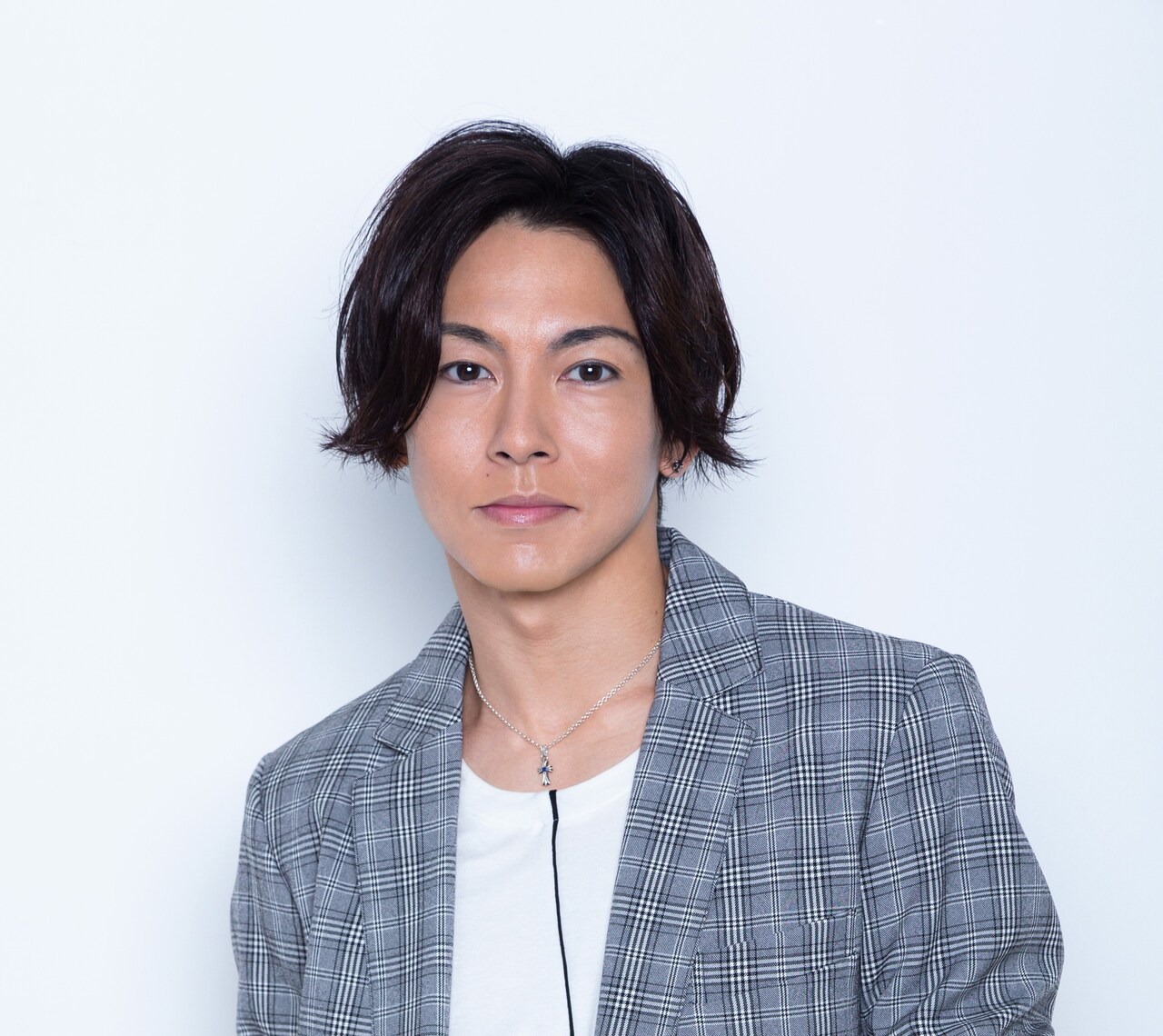 カラフルな情報をお届け、「日曜はカラフル!!」6月のアシスタントMCに屋良朝幸