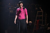 本多劇場グループ PRESENTS「DISTANCE」より、永島敬三「ときめきラビリンス」。（撮影：和田咲子）