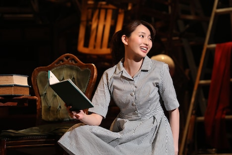 本多劇場グループ PRESENTS「DISTANCE」より、井上小百合「齷齪とaccept」。(撮影:和田咲子)