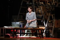 本多劇場グループ PRESENTS「DISTANCE」より、井上小百合「齷齪とaccept」。（撮影：和田咲子）