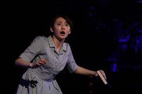 本多劇場グループ PRESENTS「DISTANCE」より、井上小百合「齷齪とaccept」。（撮影：和田咲子）