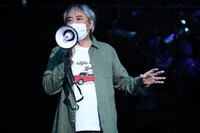 本多劇場グループ PRESENTS「DISTANCE」より、入江雅人「500」。（撮影：和田咲子）