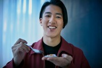 雑誌「CREA」（文藝春秋）2020年6・7月合併号より、尾上右近。