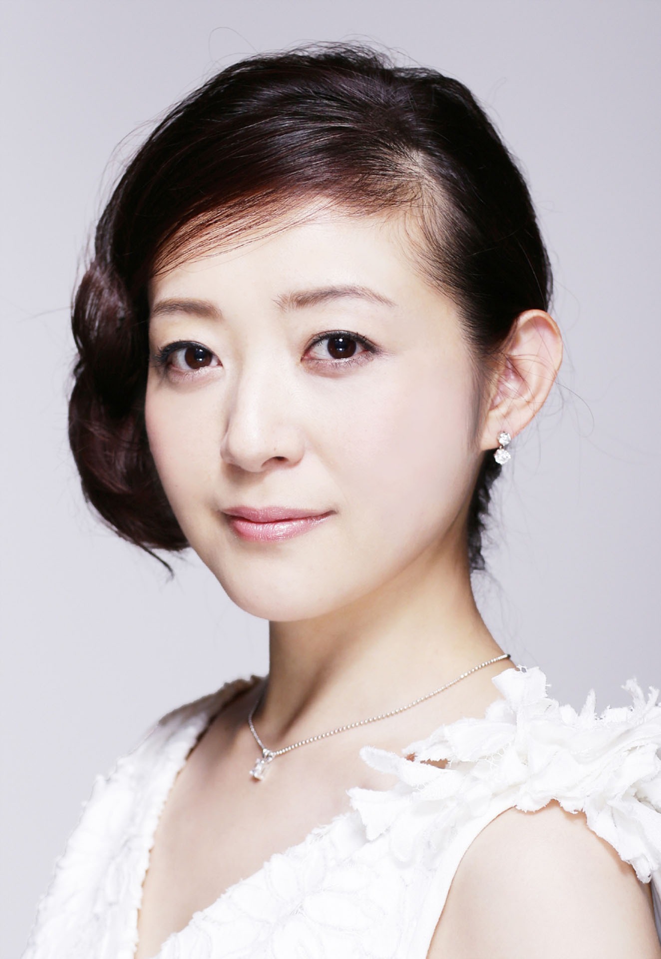 彩乃かなみ