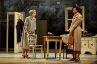 「スモール・アイランド」より。(c)Brinkhoff Moegenburg