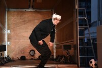 配達演劇「THEATRE A/way」から「口火きる、パトス」リハーサルより。