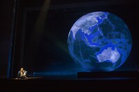 「Meditation -The day before daylight-」より。（撮影：六渡達郎）