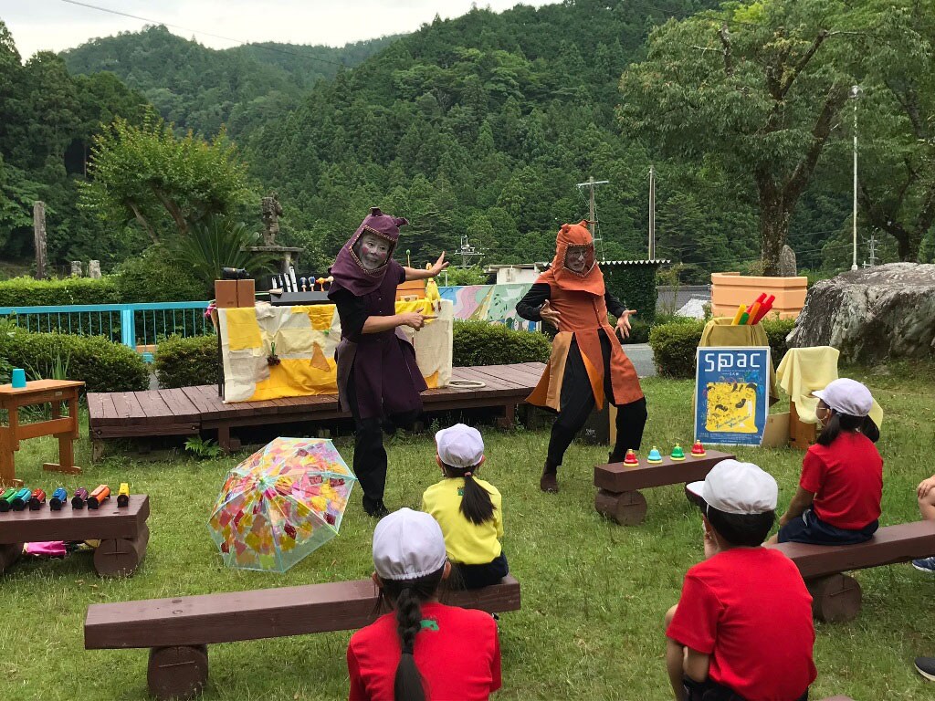 “ウィズコロナ”のコミュニケーションを楽器を使って表現、SPAC「音芝居」が小学校で