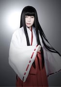雛形羽衣扮する七重。