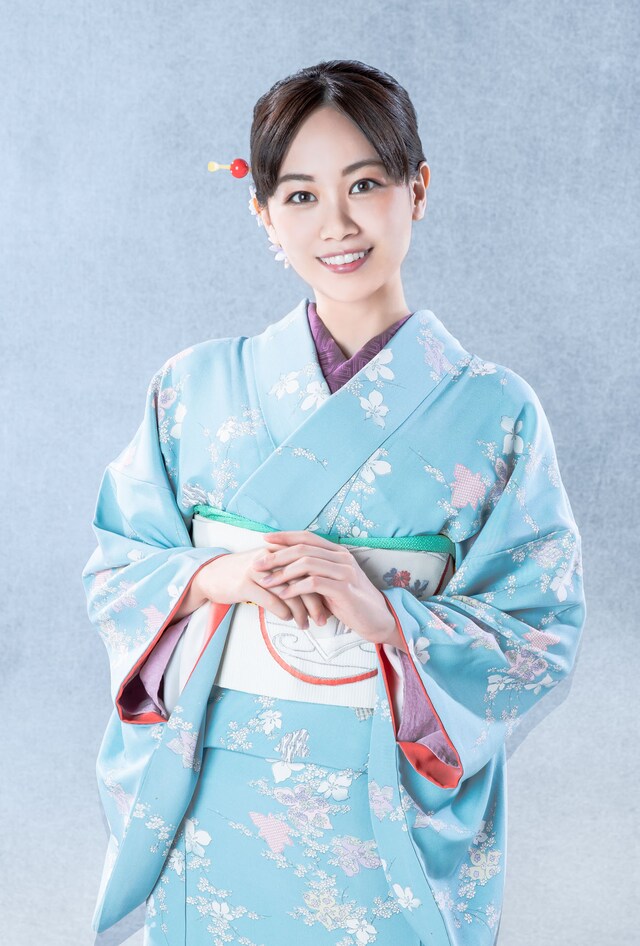 伊藤優衣扮するお菊。