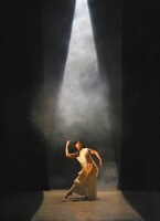 「東方からの光」より。