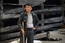 相島一之演じるツルハ。