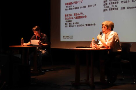 「豊岡演劇祭2020 Toyooka Theater Festival」記者会見より。左から中貝宗治豊岡市長と平田オリザ。