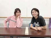 左から柚希礼音、安蘭けい。(c)ホリプロ