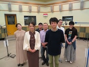 第3話「お台場はそっちじゃない」の出演者。左から村川絵梨、小沢真珠、鈴木一功、江良潤、亀田佳明、石原由宇、林真里花。(写真提供:NHK)