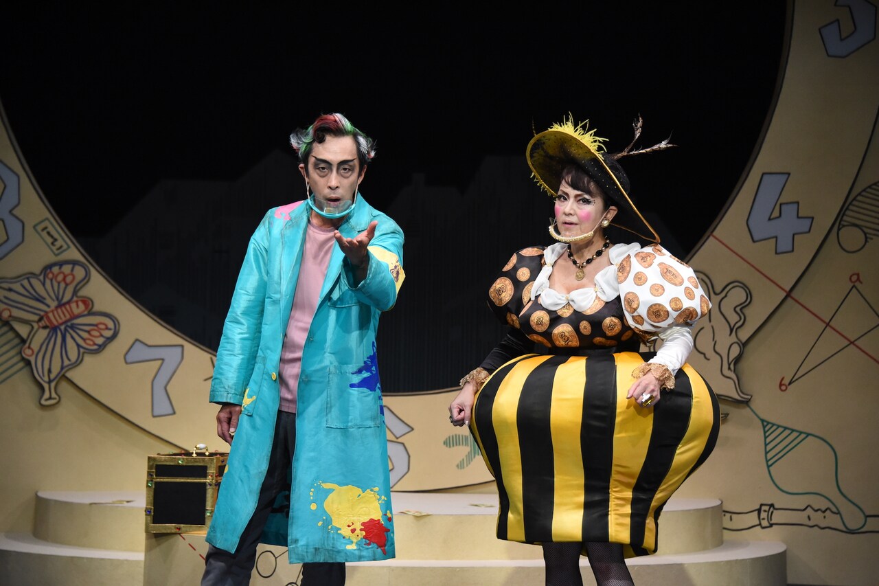 小山ゆうな演出「ぐつぐつカクテル」開幕、北村有起哉「お客様を温かく迎えたい」