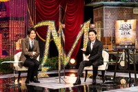 左から井上芳雄、中川晃教。