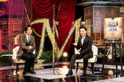 左から井上芳雄、中川晃教。