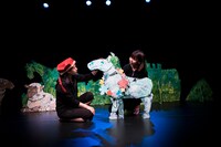 「劇団しようよのスーホの白い馬」より。